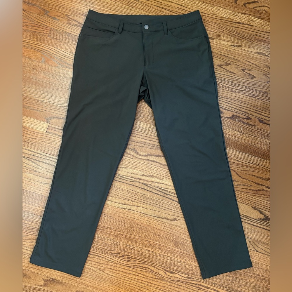 Lululemon men’s ABC pants in forest green waist 36